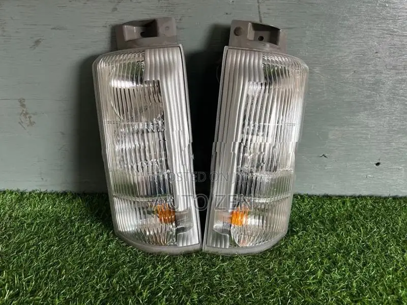 Isuzu Parking Light NKR85