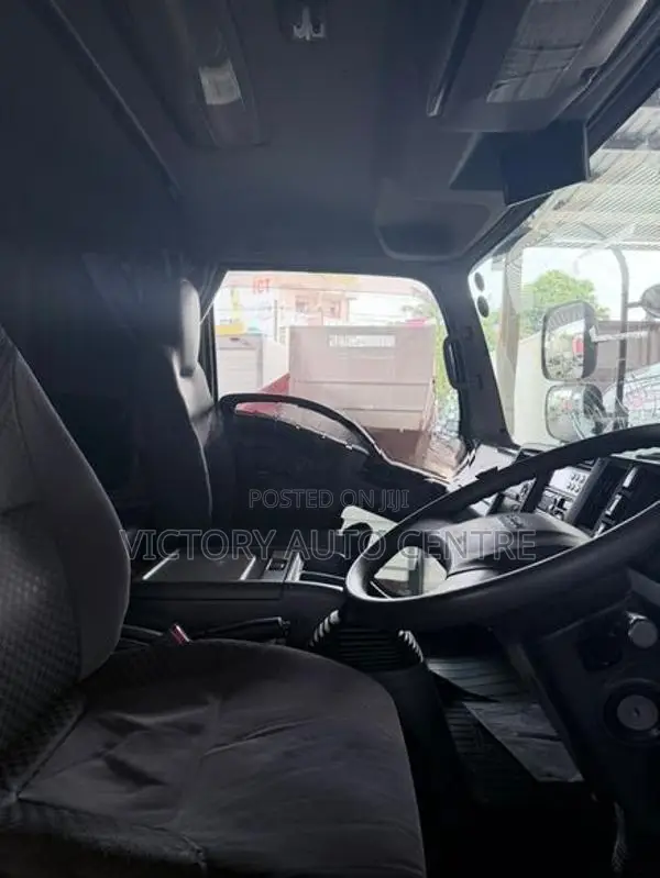 Isuzu Forward FRR90 2017