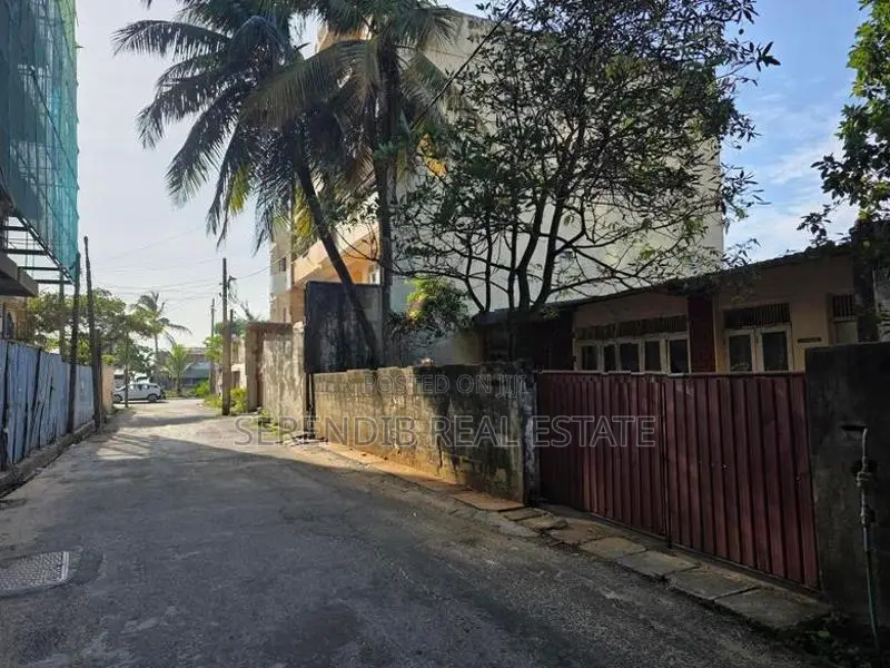 10 Perchese Land Sale in Dehiwala Close To Marine Drive