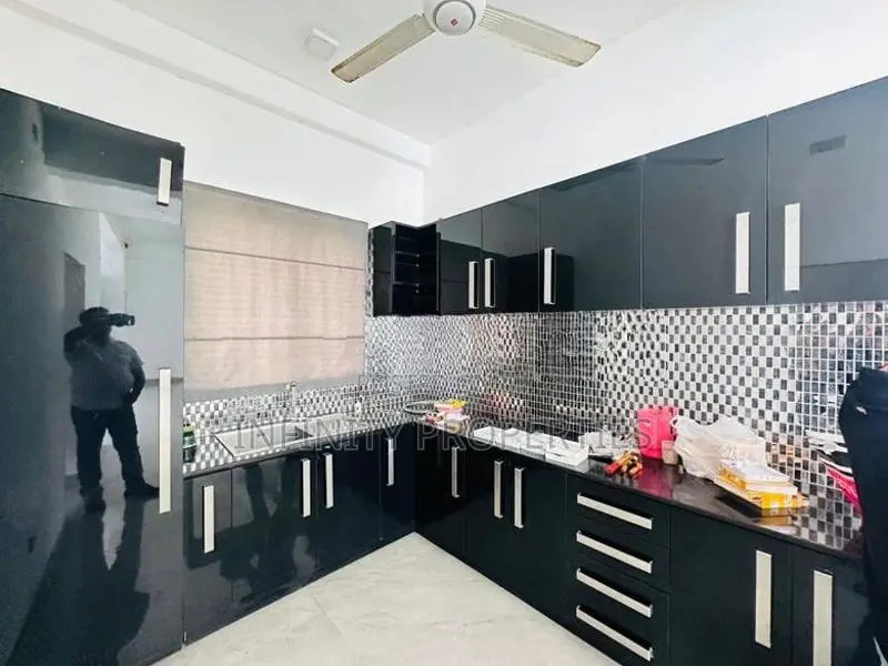 03 Story House Sale At Madiwela Ebuldeneya Nugegoda