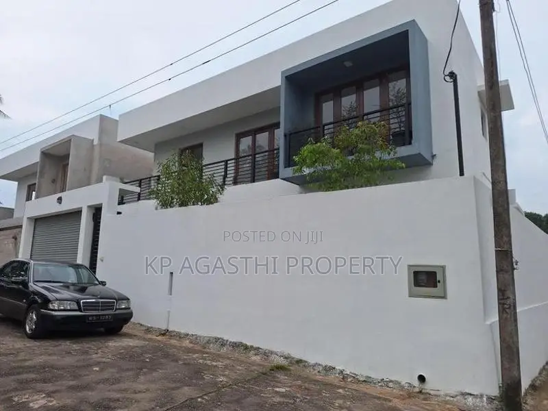 kottawa luxury house for sale