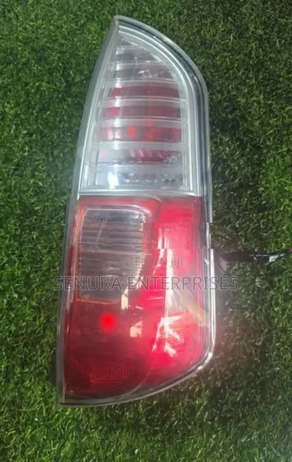 TOYOTA PASSO KG10 TAIL LIGHT RH