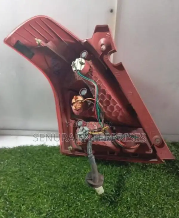 SUZUKI SWIFT ZC71S TAIL LIGHT RH