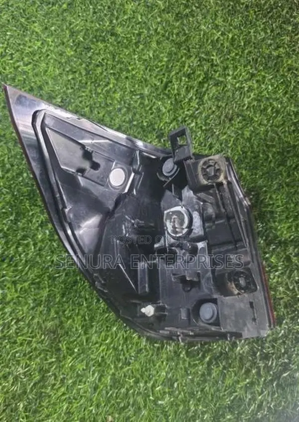 HONDA FIT GR1 TAIL LIGHT RH
