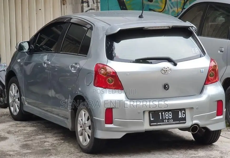 TOYOTA YARIS KSP90 TAIL LIGHT RH