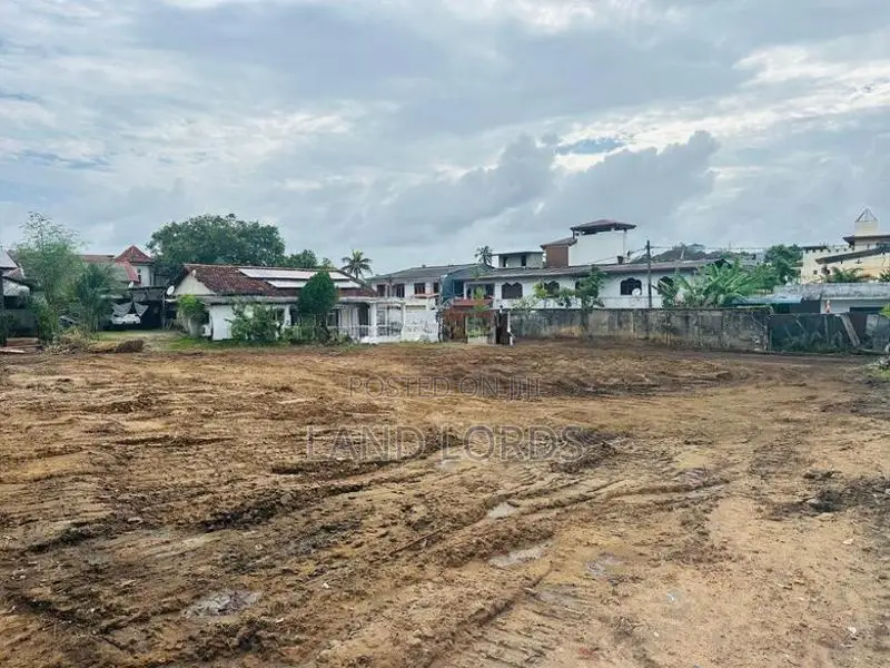 40P Prime Land For Sale near Galle Road in Moratuwa