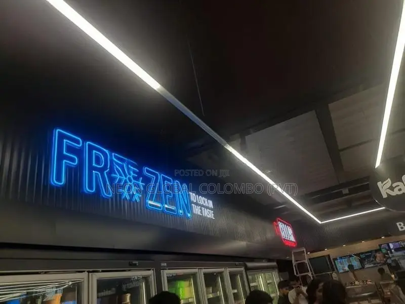 Fresh-Look LED: Vibrant Supermarket Entryway Signage