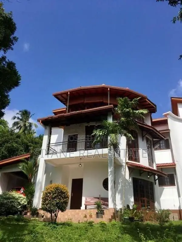 Modern House for Sale in Thalawathugoda