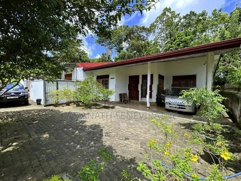 House in Kottawa Polgasowita Rd-Kesbewa Piliyandala 9.1 p