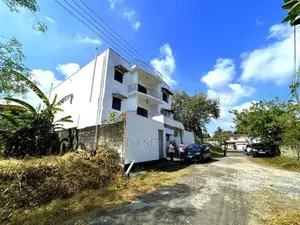 4 Unit Apartment Complex in Athurugiriya