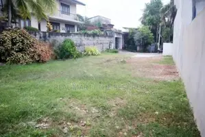 Kotte : 7 perches Land for Sale at Angampitiya road