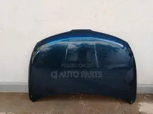 Nissan Tilda Bonnet