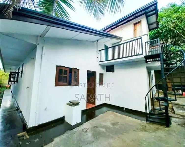 Single Storied 18.5 P With House Sale Athurugiriya