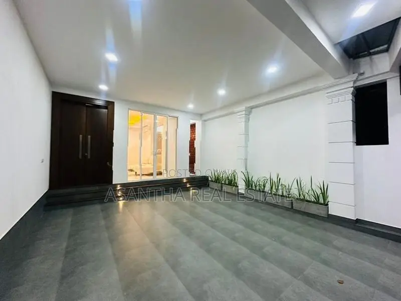 03 Storey Luxury House with 6.2P Sale Pelawaththa, Battaramulla