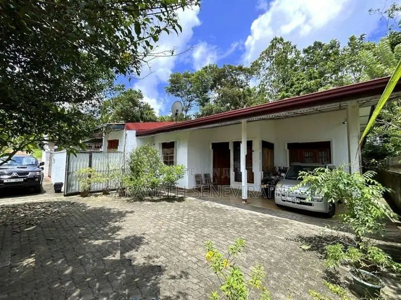House in Kottawa Polgasowita Rd-Kesbewa Piliyandala 9.1 p