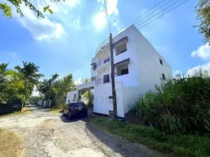 4 Unit Apartment Complex in Athurugiriya