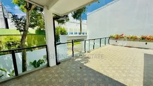 Luxury House for Sale in Thalawathugoda