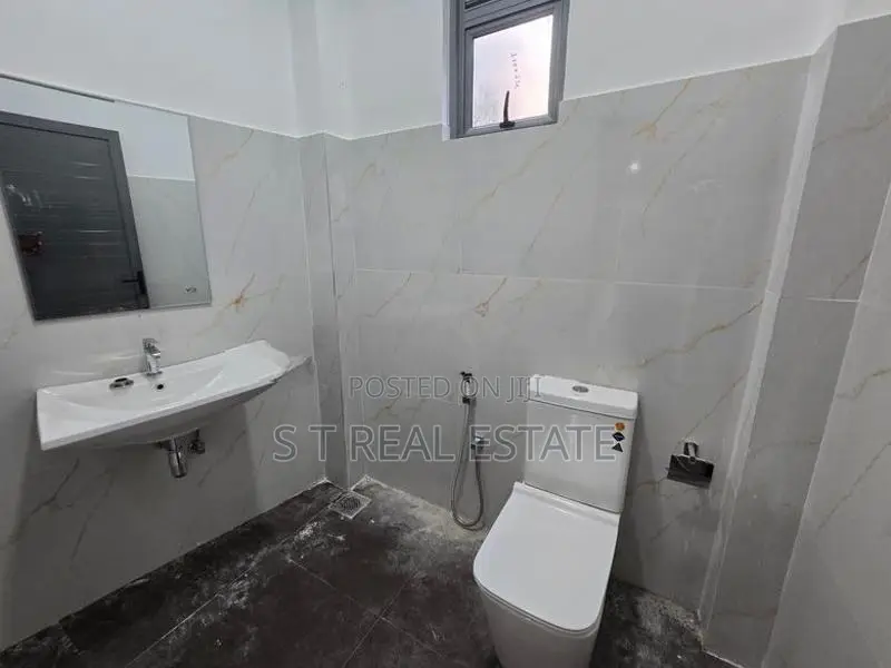 4 Story Commercial Building For Rent in Piliyandala Town