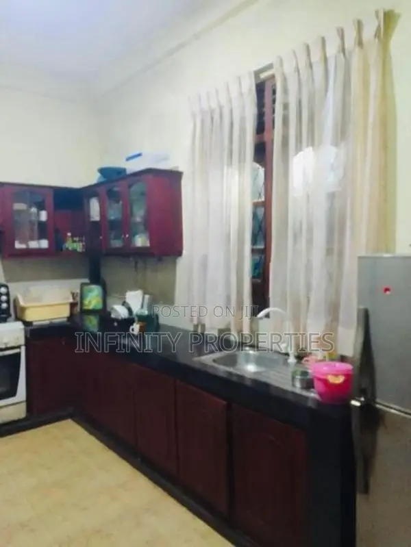 (AFA829) 02 Story Unit house Sale At පිලියන්දල සුවාරපොල