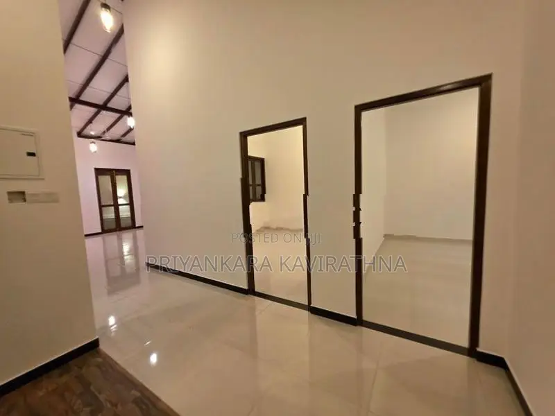 කැස්බෑව හංදියට නුදුරු අලුත්ම තනි මහල් නිවස විකිනීමට