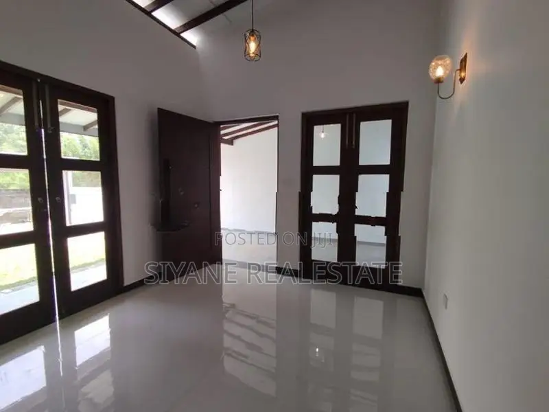 Modern House for Sale in Athurugiriya