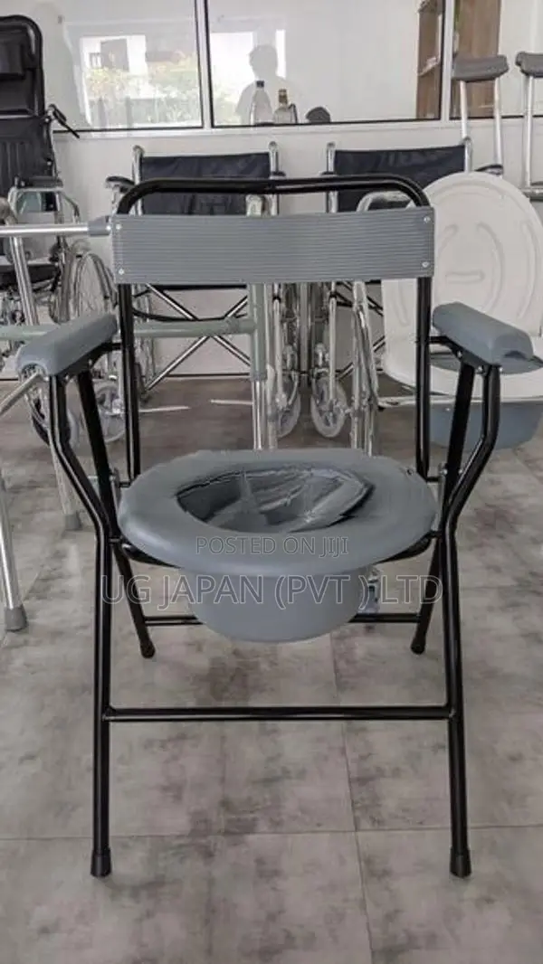 Commode Chair Without Wheel