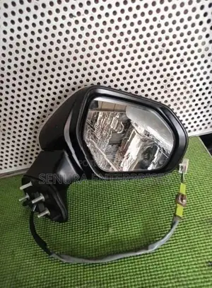 Toyota Sienta NSP170 Side Mirror RH
