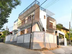 Modern Designed Luxury 3 Storey House for Sale in Thalawathugoda