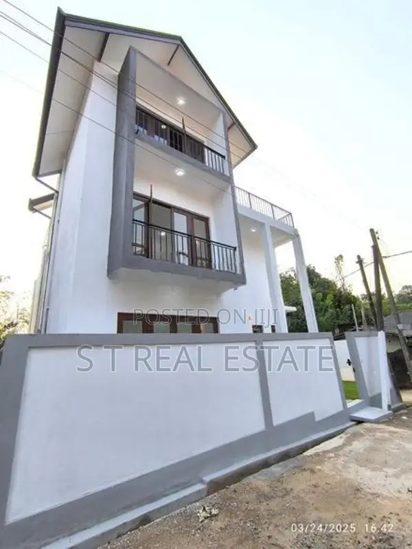 Modern Designed Luxury 3 Storey House for Sale in Thalawathugoda