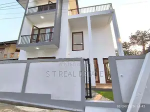 Modern Designed Luxury 3 Storey House for Sale in Thalawathugoda