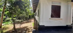 පර්චස් 37 ක පැරණි නිවස විකිනීමට - මාලමුල්ල