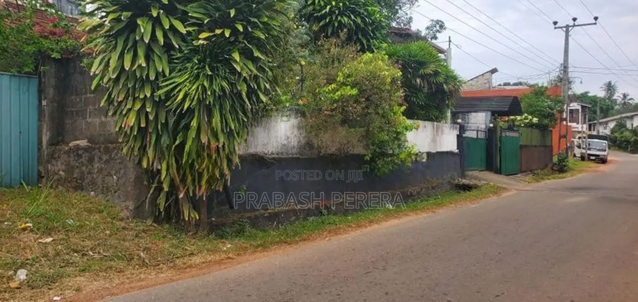 29 Perches Land for Sale in Thalawathugoda