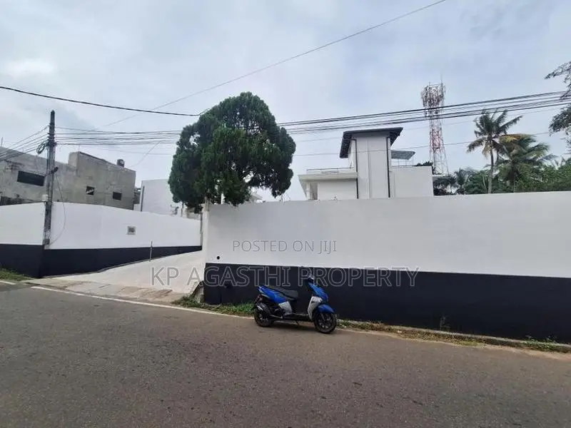 Boralesgamuwa Newly House for Sale