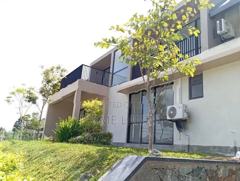 Kandy Victoria Reservoirs Luxury Villa for sale