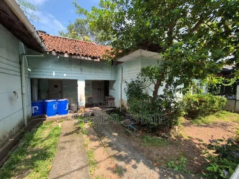 12.80 P Residential Property for Sale in Pita Kotte