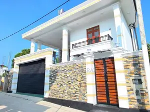 බෝකුන්දර පිහිටි සුකෝපබෝගී අලුත්ම තෙමහල් නිවස විකිනීමට