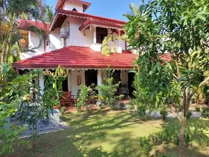 Solar Powered Spacious House with Garden Close to Katana Main Rd