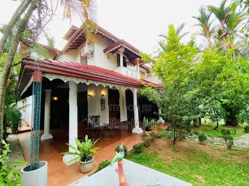 Solar Powered Spacious House with Garden Close to Katana Main Rd
