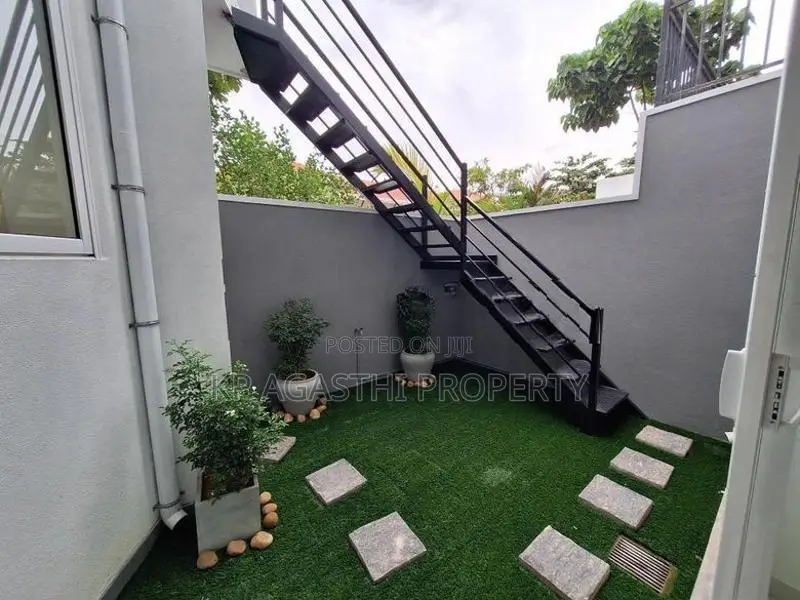 architecture desinged luxury house for sale in Battaramulla