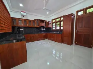 බෝකුන්දර පිහිටි සුකෝපබෝගී අලුත්ම තෙමහල් නිවස විකිනීමට