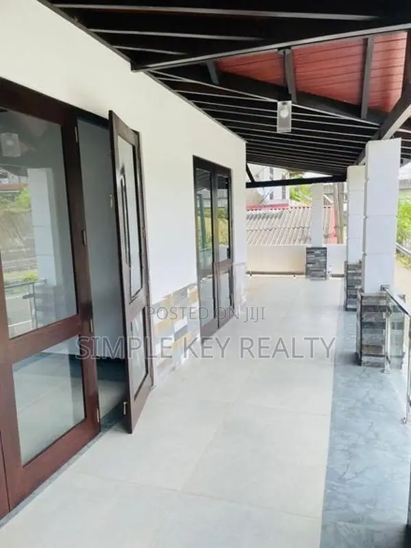 Luxury House for Sale in Kadawatha Ragama Road