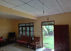 Land with House for Sale in Gampaha Yakkala