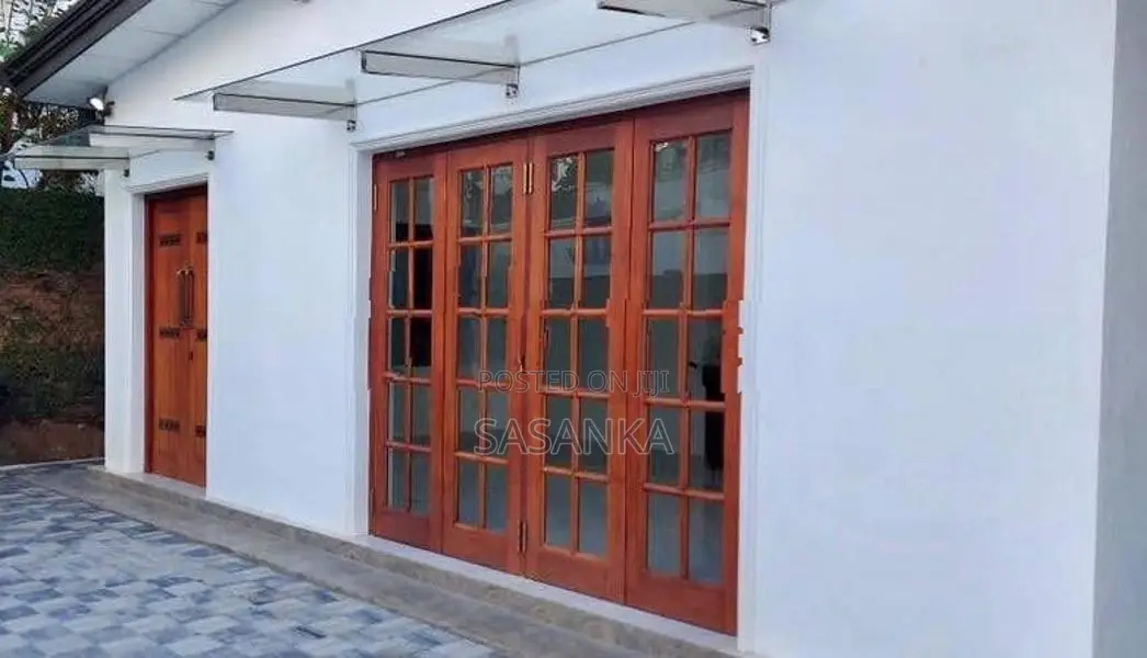 Nawala Koswatta 3 Bed Rooms Luxury House For Rent