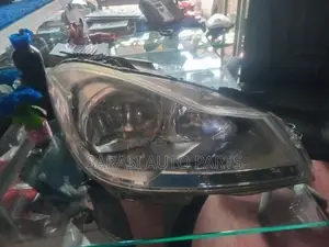 Mercedes Benz 204 Head Light
