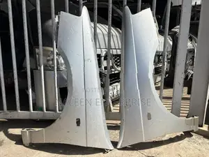 Nissan Bluebird U14 Fenders