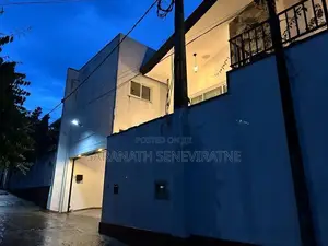 Luxury House With Central AC - Ganewatta Rd Mampe Piliyandala SOLAR 10