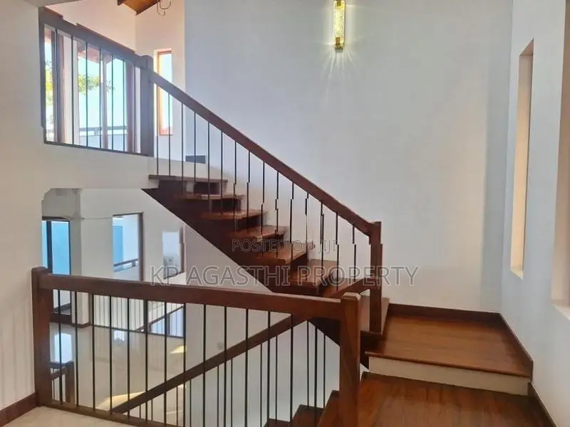 Architecture Design House for Sale in Pitakotte