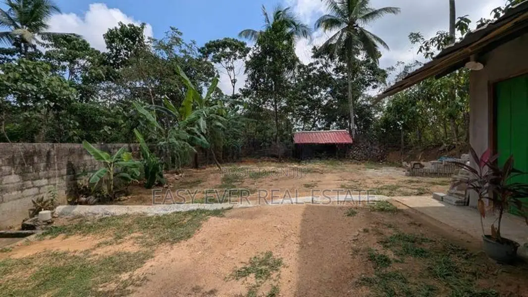 වටිනා බිම් කොටසක් විකිනීමට Miriswaththa