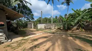 වටිනා බිම් කොටසක් විකිනීමට Miriswaththa
