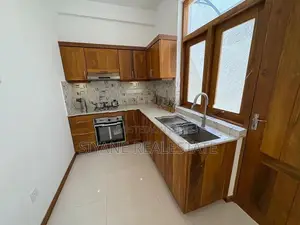 Luxury New House Sale in Thalawathugoda